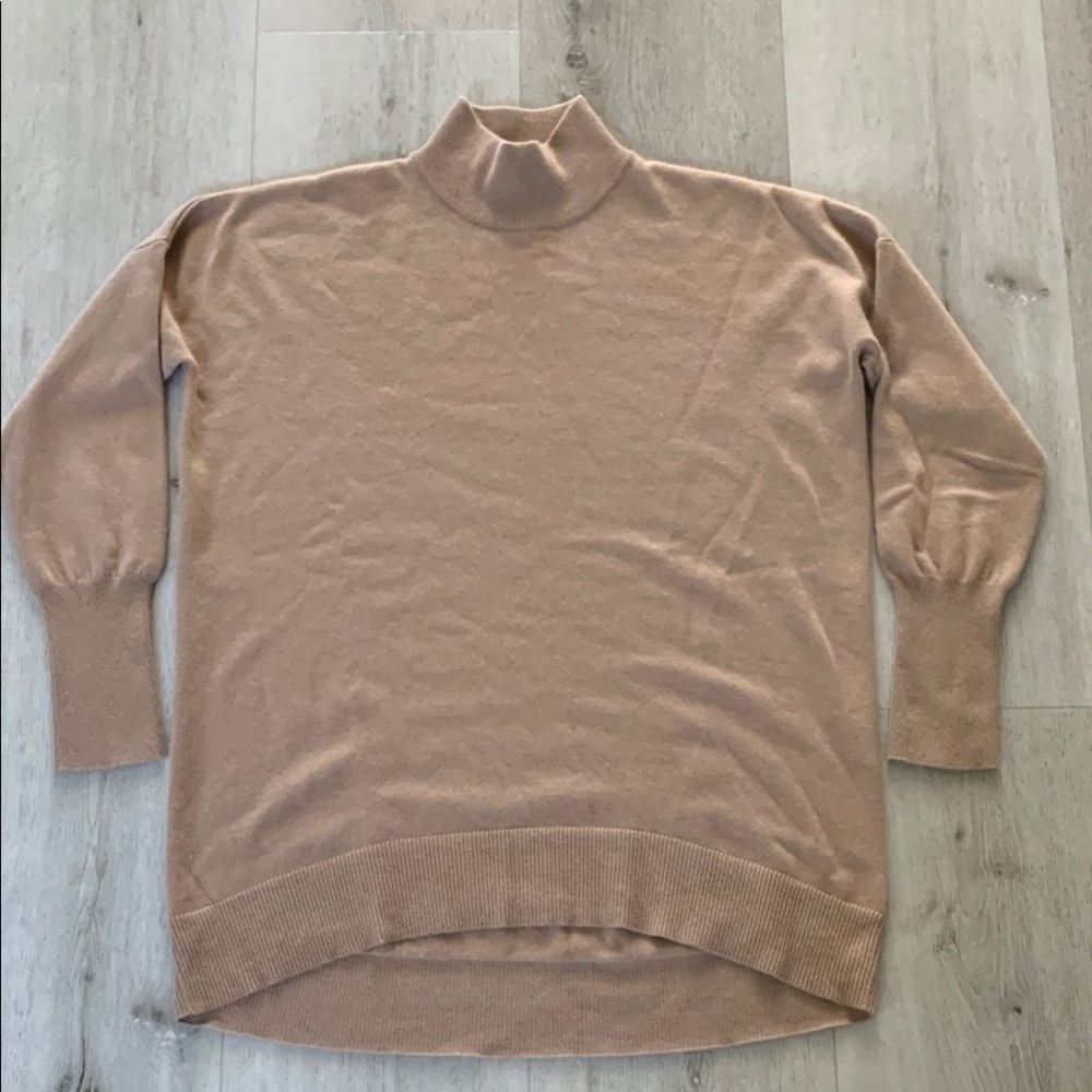 Pure collection cashmere size 8/10 luxury Cozy Tan Turtleneck Sweater High-Low‎